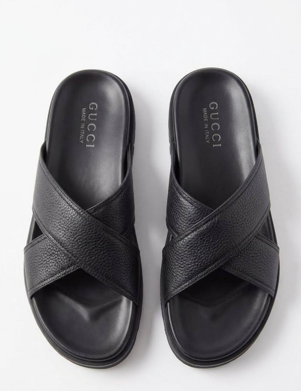 Slippers
Size 40 TO 45 
120 dhs✅

Zain183
♥️♥️♥️
