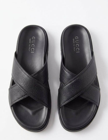 Slippers
Size 40 TO 45 
120 dhs✅

Zain183
♥️♥️♥️