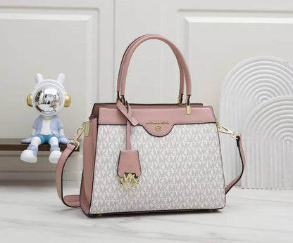 MK
Size :28cm
95 dhs🪙🌨️

Zain09
♥️♥️♥️