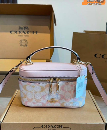 Coach
100 dhs✅
High-quality with box

Zain35
♥️♥️♥️