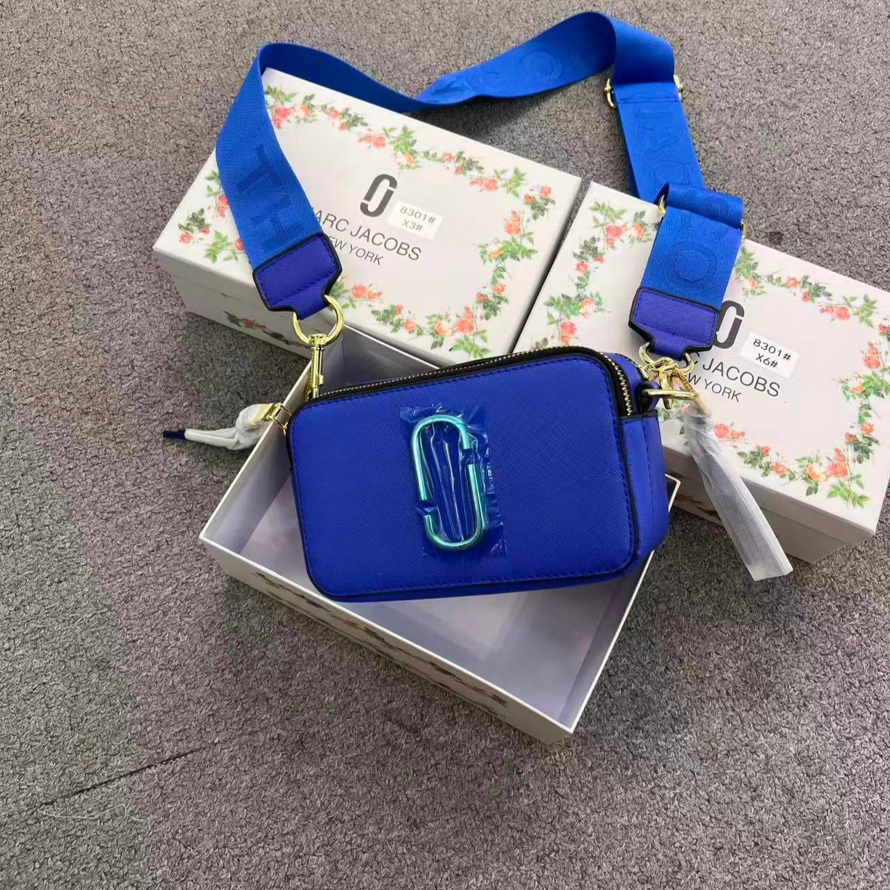 Marc Jacobs
85 dhs💓
with box

Zain26
♥️♥️♥️