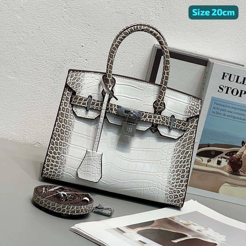 Hermes
Good quality 
with box
🎁🎁🎁

95 dhs🪙🌨️

Zain158
♥️♥️♥️