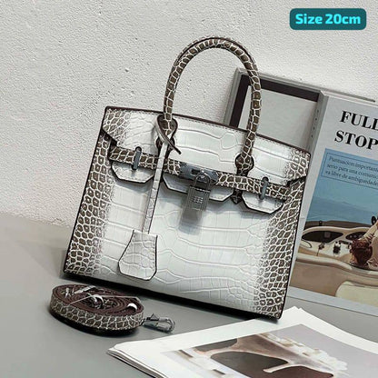 Hermes
Good quality 
with box
🎁🎁🎁

95 dhs🪙🌨️

Zain158
♥️♥️♥️