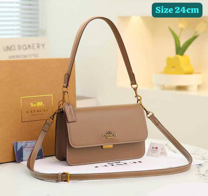 Coach

Good quality 
Withbox

105 dhs🇦🇪🇦🇪

Zain186
♥️♥️♥️