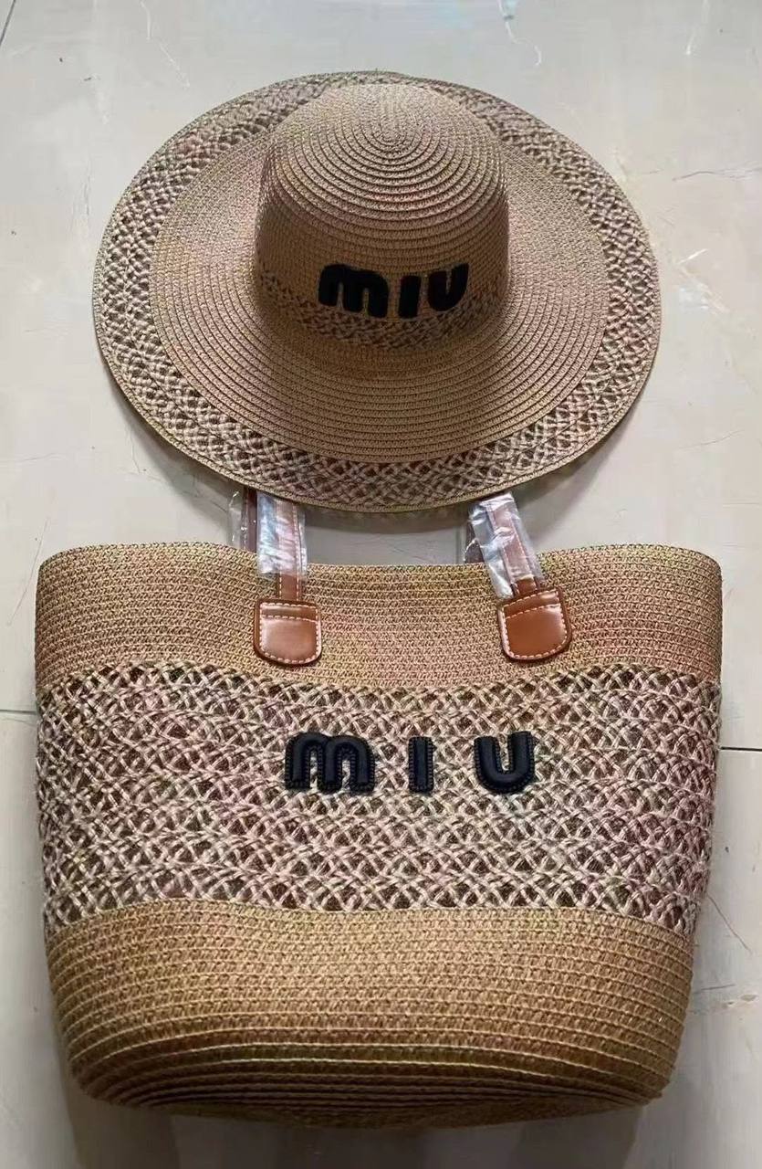BEACH BAG 

NEW CAME ,

GOOD QUALITY ,

BAG AND 
HAT ONE SET 
90 dhs🇦🇪🇦🇪

Zain39
♥️♥️♥️
