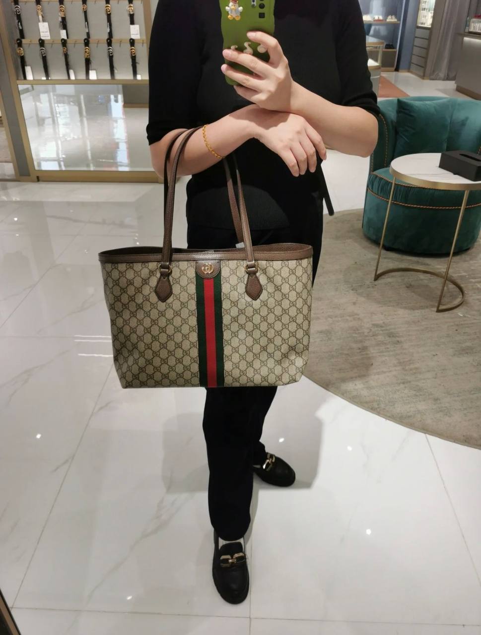GUCCI 
COPY ONE 
130 dhs✅

Zain39
♥️♥️♥️