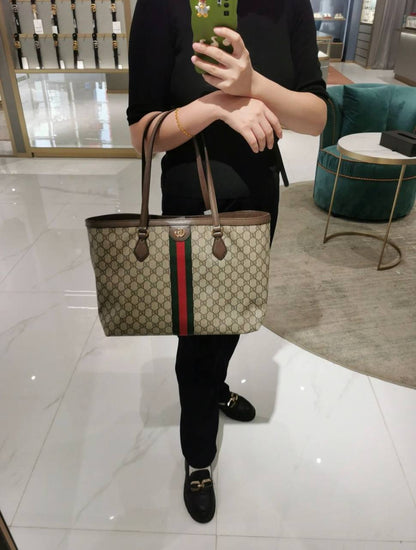 GUCCI 
COPY ONE 
130 dhs✅

Zain39
♥️♥️♥️