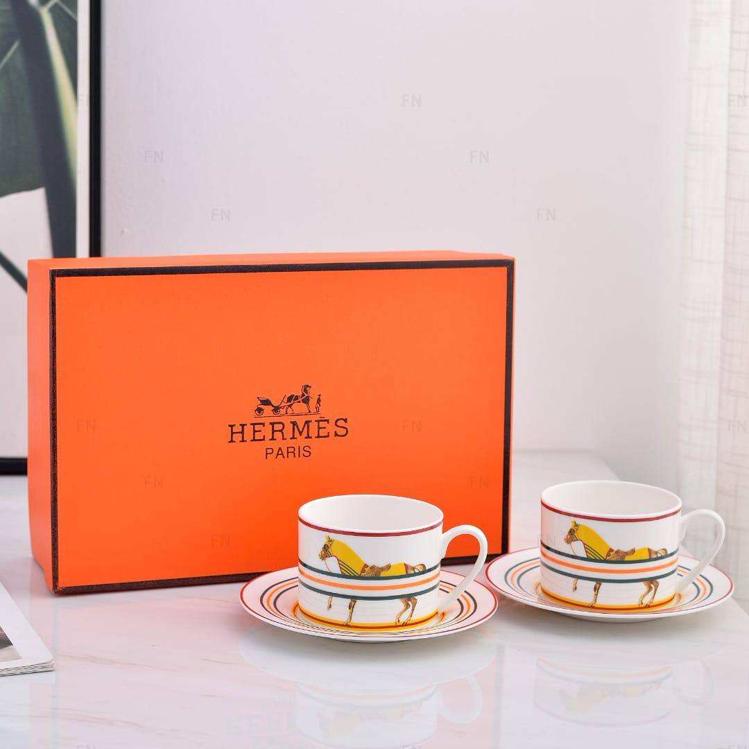 Branded mugs set

130 dhs 
set 4 pc 

with box🎁🎁🎁

Zain205
♥️♥️♥️