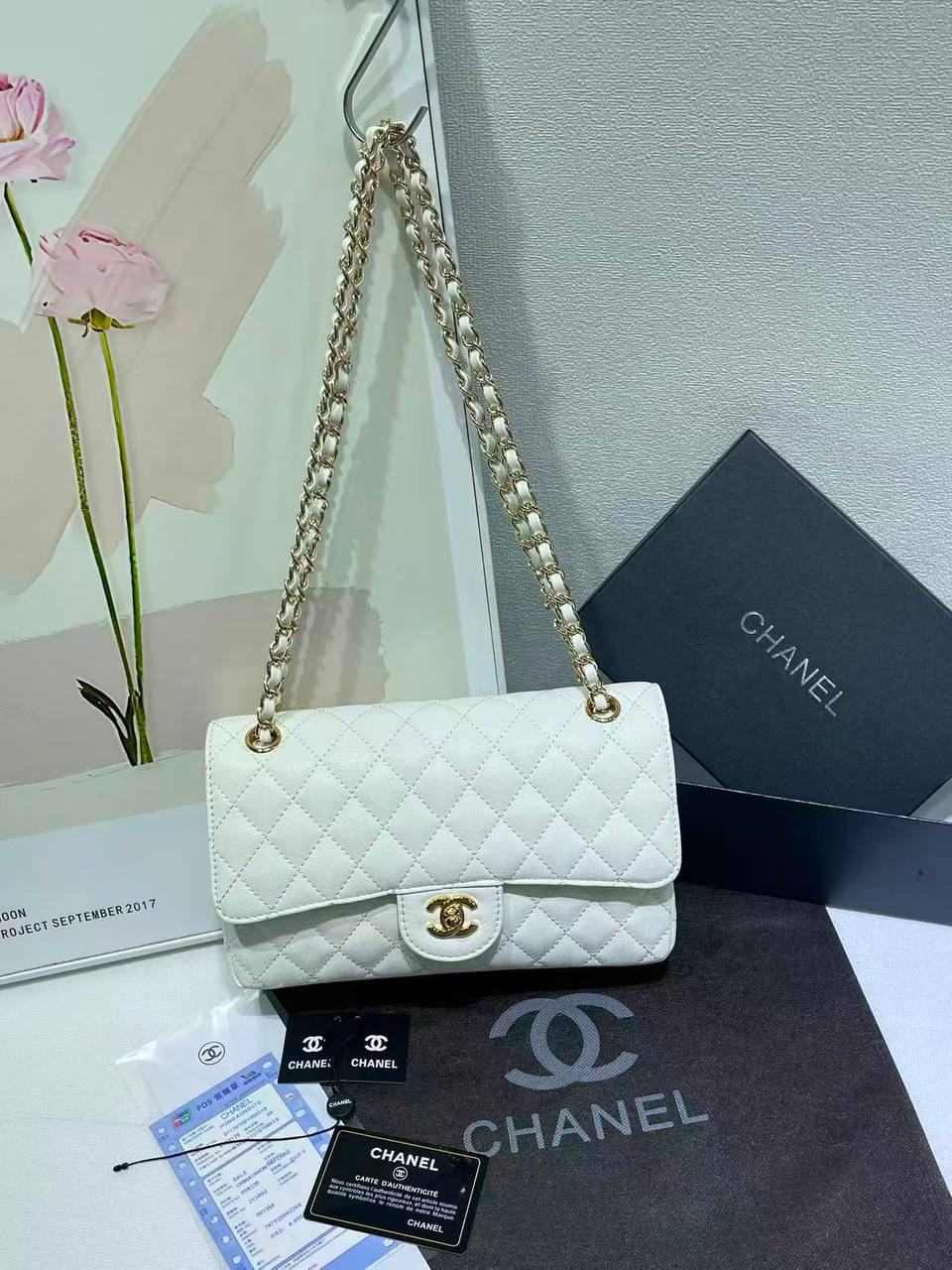 Chanel
withbox 
120 dhs🇦🇪🇦🇪

Zain143
♥️♥️♥️