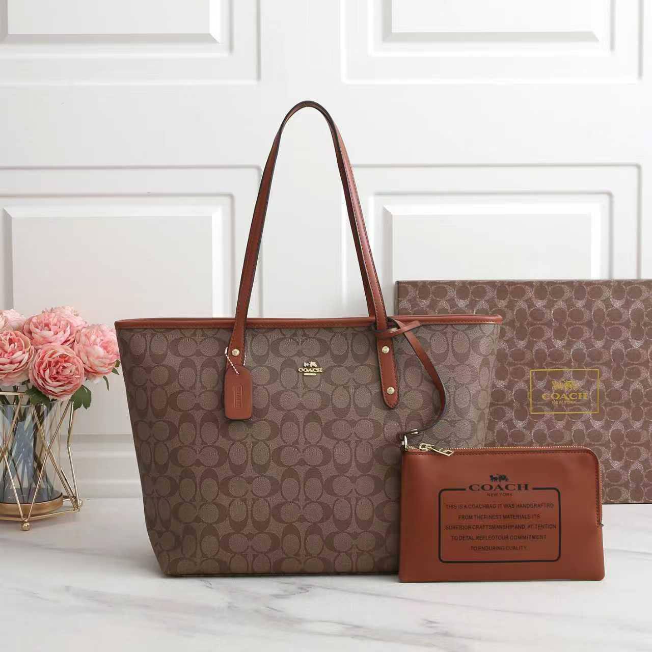 Coach 

With Box
🎁🎁🎁

95 dhs❣️

Zain250
♥️♥️♥️