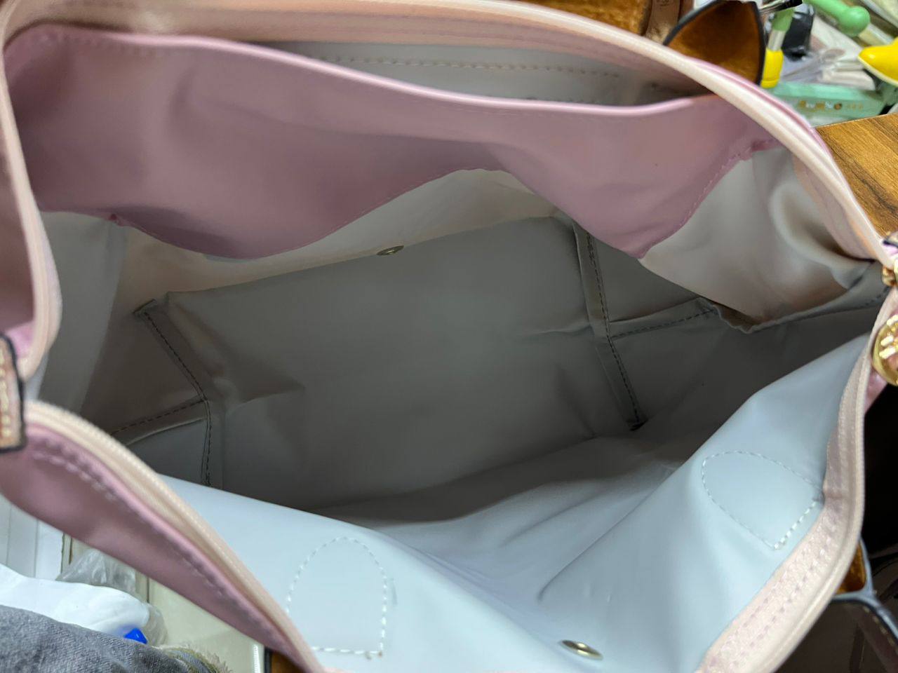 Longchamp
60 dhs🪙🌨️
size 36×24×14cm

Zain42
♥️♥️♥️