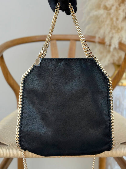 STELLA McCARTENY
25cm
350 dhs🇦🇪🇦🇪
Top quality

Zain167
♥️♥️♥️