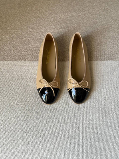 Chanel
Master Quality
Size 36 to 41
400 dhs✅

Zain288
♥️♥️♥️