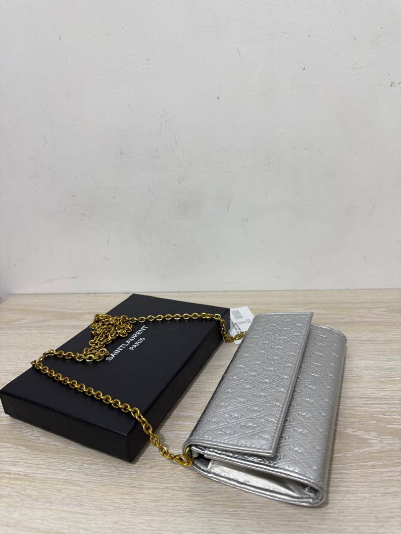 Mixed bags
Fendi
Dior
Chanel
YSL

95 dhs🇦🇪🇦🇪

Withbox
high quality

Zain26
♥️♥️♥️