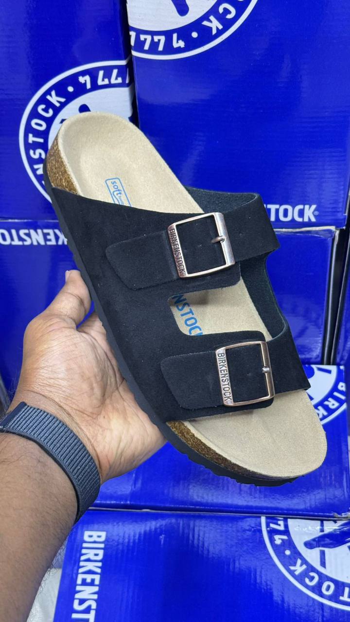 Birkenstock
Size 36-45
130 dhs✅

Zain183
♥️♥️♥️