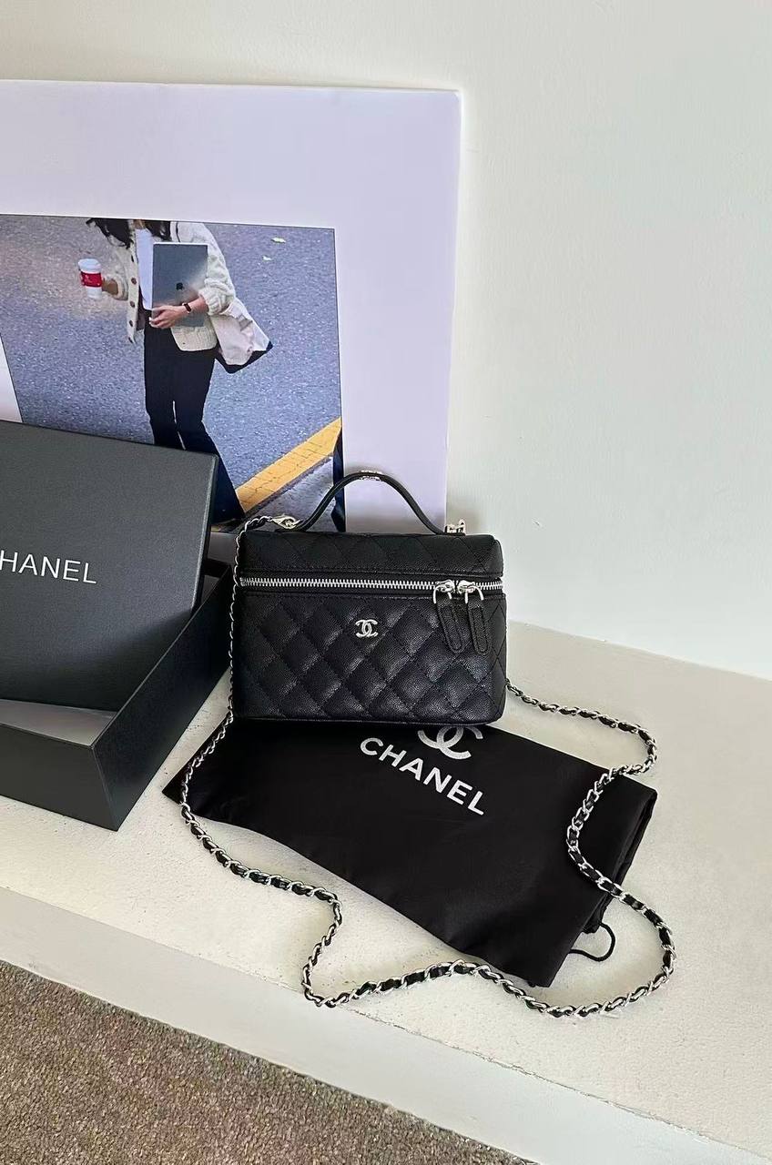 Chanel
withbox 
100 dhs💛

Zain143
♥️♥️♥️
