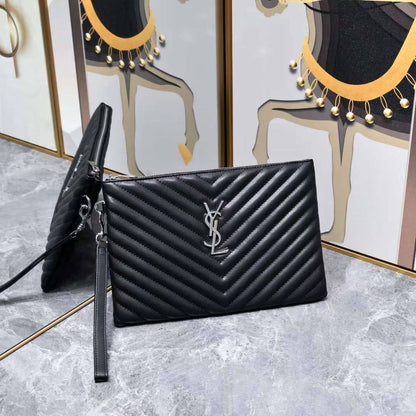 YSL
Master+++
220 dhs💚

Zain153
♥️♥️♥️