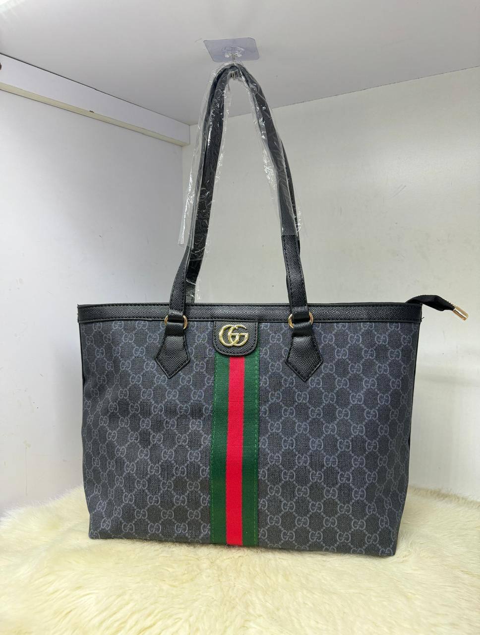 Gucci

80 dhs🇦🇪🇦🇪

Zain136
♥️♥️♥️