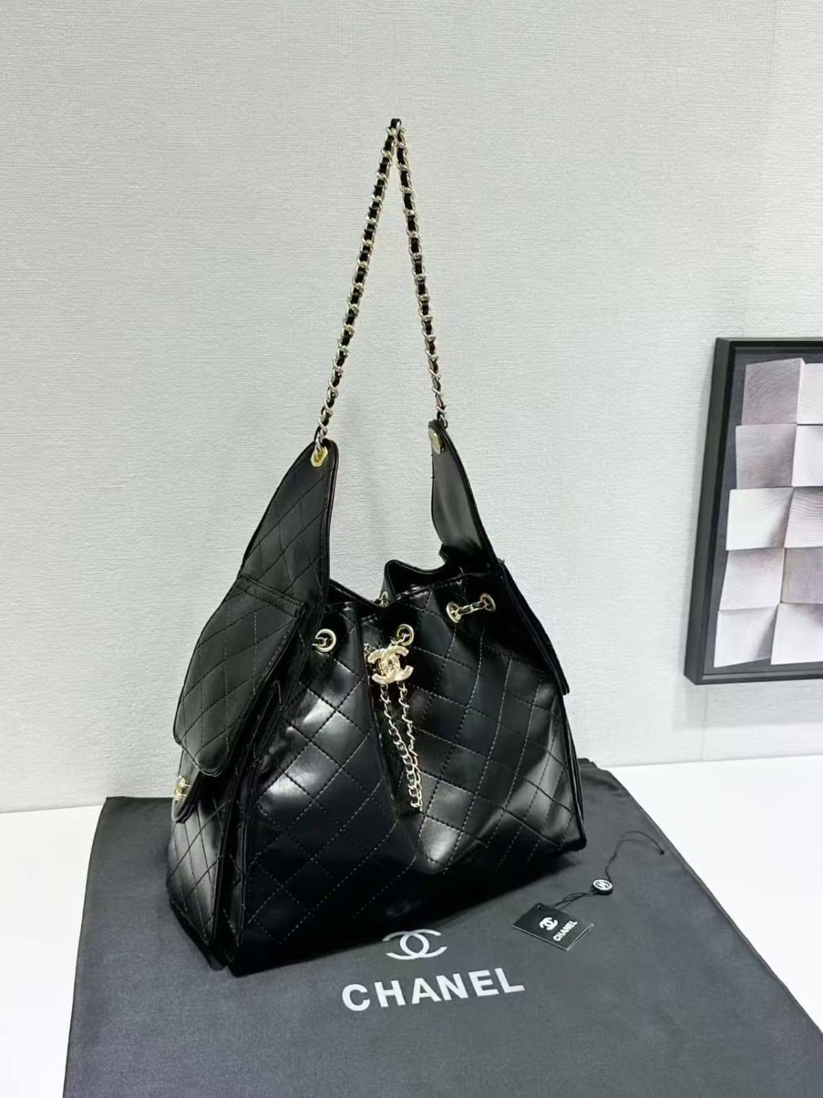 Chanel
New arrived 
110 dhs🪙🌨️
Size 30cm

Zain200
♥️♥️♥️