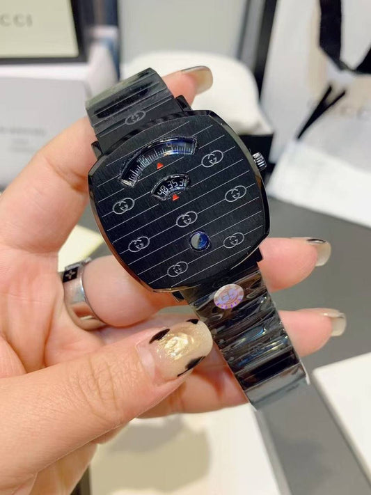 Gucci Smash 
Good quality
*Unisex watch*
*Battery*
280 dhs🪙💚

Zain29
♥️♥️♥️