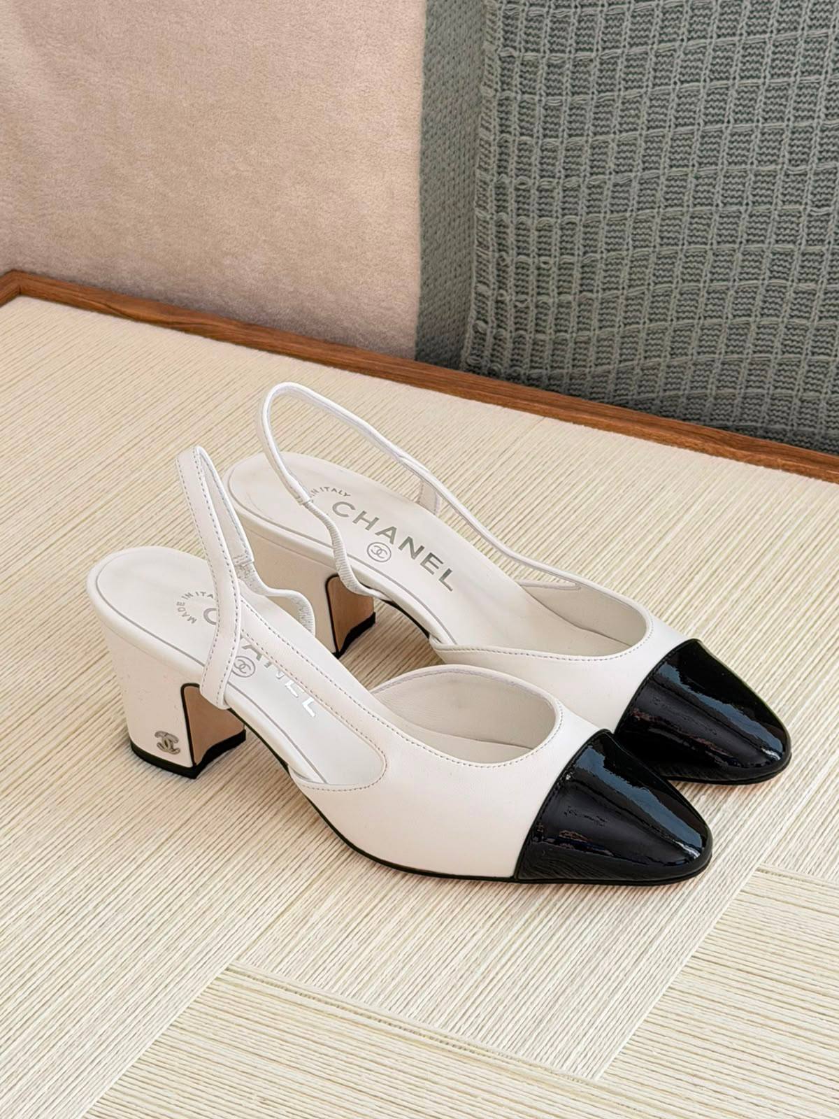 CHANEL
QUALITY:SUPER MASTER 😍💥
SIZE:36 TO 42😍🥰
450 dhs✅

Zain319
♥️♥️♥️
