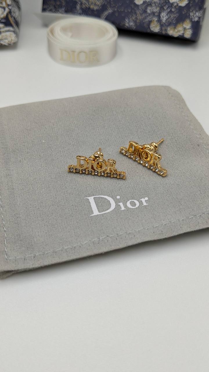Earring 
75 dhs🇦🇪

Zain210
♥️♥️♥️