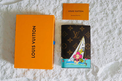 LV Passport Cover 

105 dhs💓 

With Box 
🎁🎁🎁

Master Quality

Zain33
♥️♥️♥️