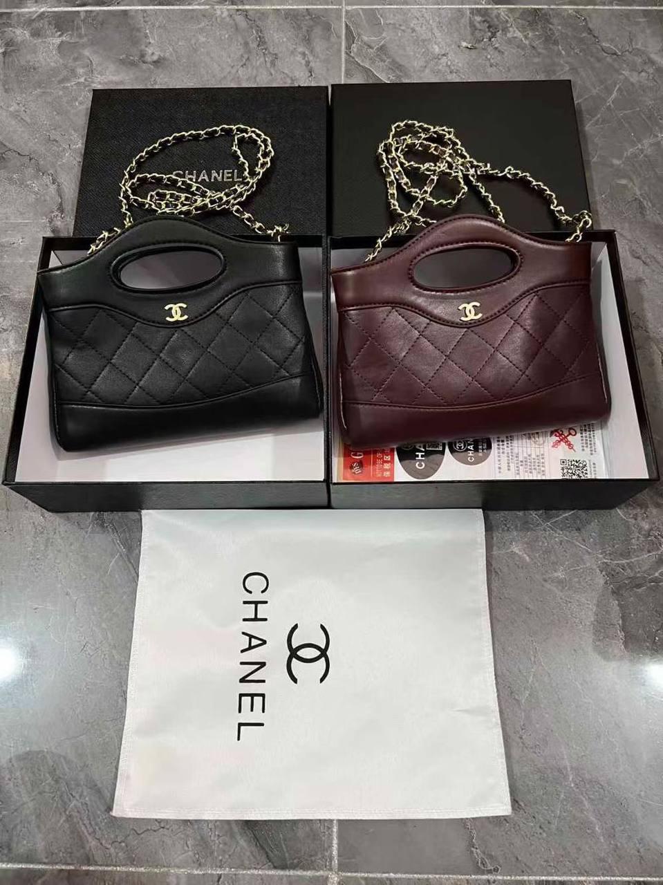 Chanel
with box
95 dhs💓

Zain143
♥️♥️♥️