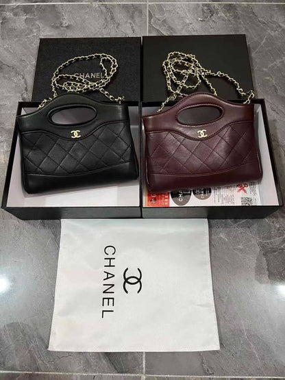 Chanel
with box
95 dhs💓

Zain143
♥️♥️♥️