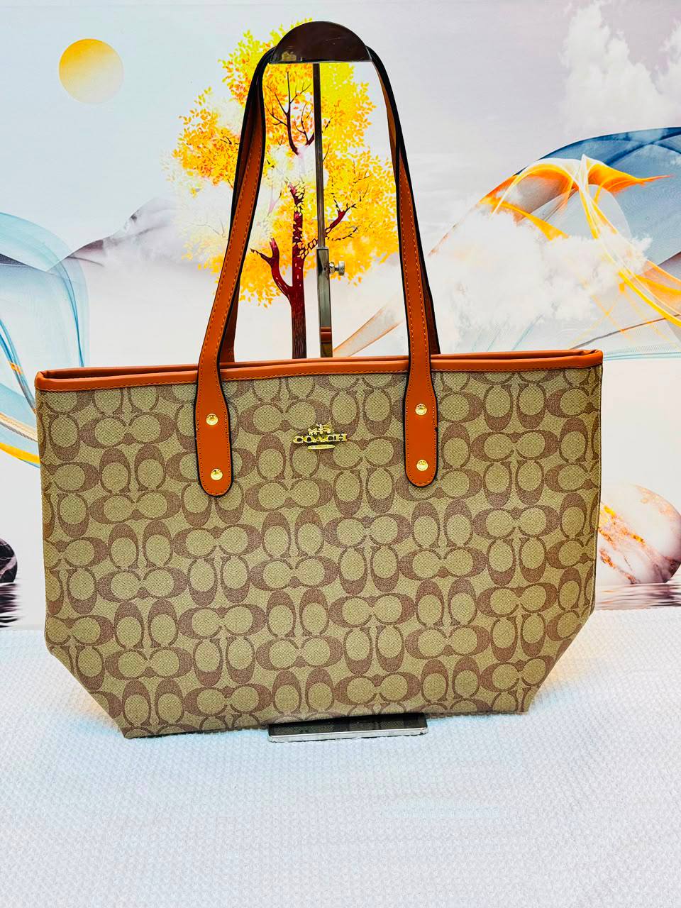 Coach 
Best quality with box’s 
100 dhs🇦🇪🇦🇪
size 41 CM

Zain290
♥️♥️♥️