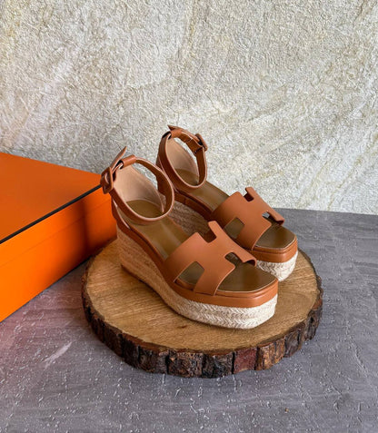 Hermes
SuperMaster Quality 💯
490 dhs✅
Size: 36-41💥

Zain171
♥️♥️♥️