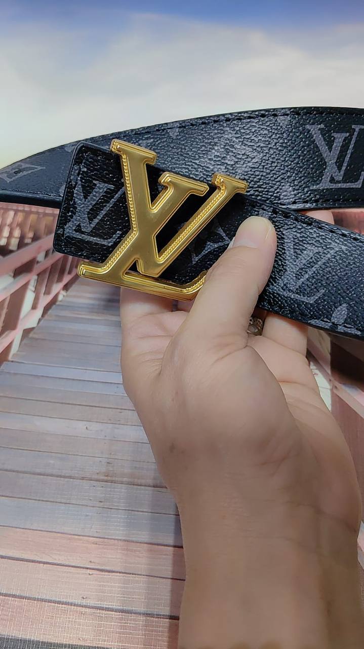 Belts

35 dhs💓

with box 
🎁🎁🎁

Zain232
♥️♥️♥️