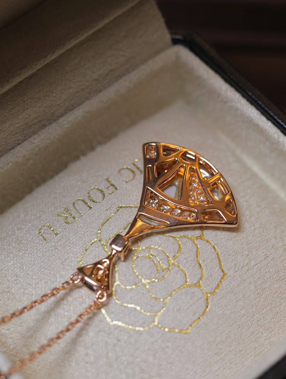 Bvlgari necklace
Master quality 

*50* AED normal box 📦

Zain48
♥️♥️♥️