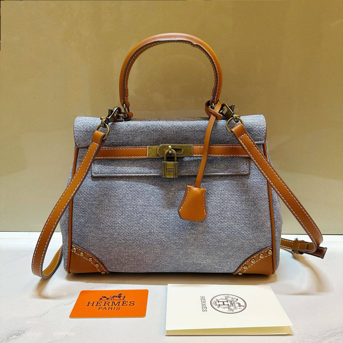 HERMES

 NEW CAME
 BIG SIZE

100 dhs🇦🇪🇦🇪
Size:28cm

Zain295
Zain39
♥️♥️♥️