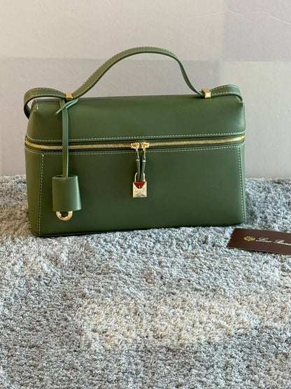 Loro Piano Bag 
27Cm 
Good Quality 
290 dhs🇦🇪🇦🇪

Zain131
♥️♥️♥️