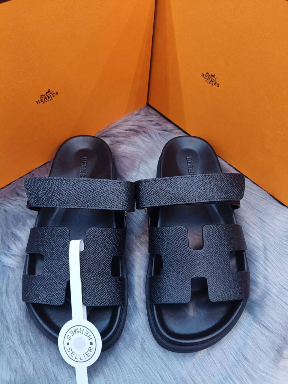 Hermes
*master quality*🌸
*size: 36 to 44*🌸
260 dhs✅

Zain119
♥️♥️♥️