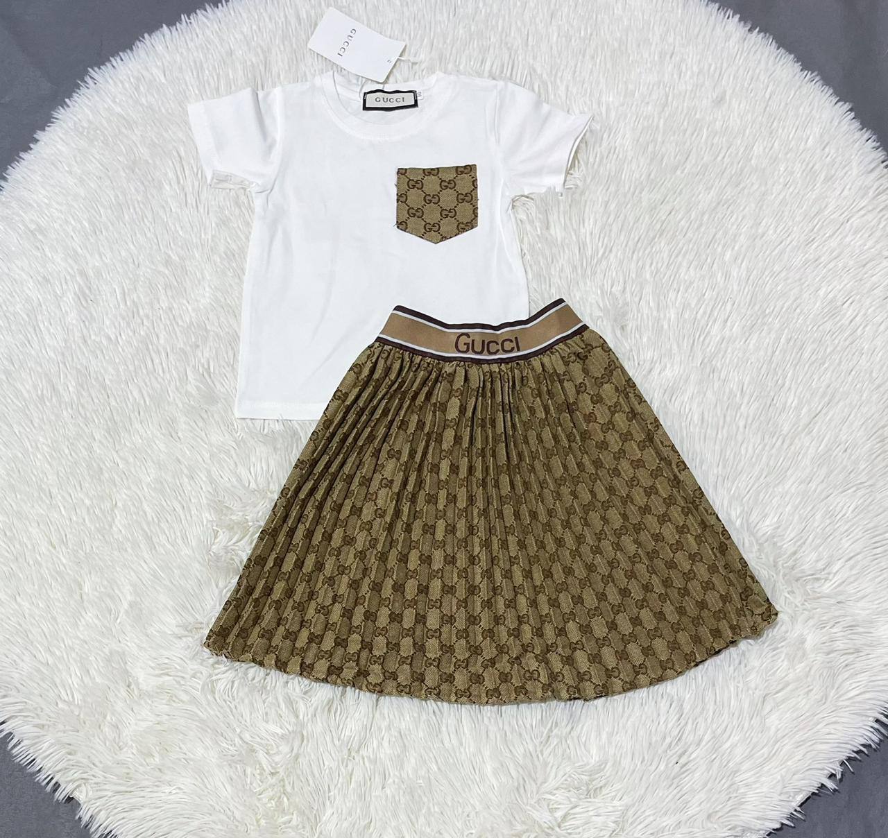 Dior - LV - Gucci
1-5y 140 dhs💓
6-12y 150 dhs💓

Zain151
♥️♥️♥️