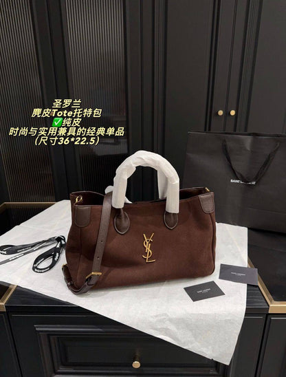 YSL
110 dhs❣️
SIZE：36×22×5cm
Good quality

Zain35
♥️♥️♥️