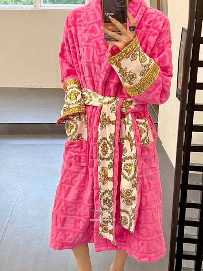 ه*New collections*                                                
VERSACE BATHROBE
*Super Master quality*
*Sizes:FREE SIZE*

750 dhs🇦🇪🇦🇪

Zain308
♥️♥️♥️