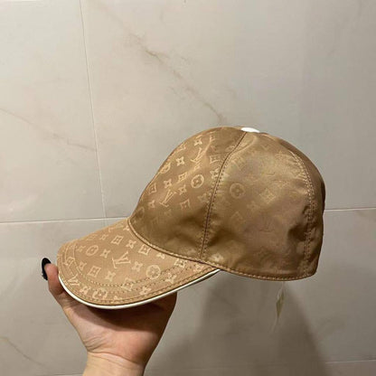CAP

*MASTER QUALITY*

170 dhs✅

Zain202
♥️♥️♥️