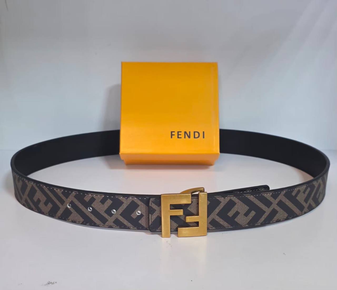 Mens belts 
with box
35 dhs💛

Zain232
♥️♥️♥️