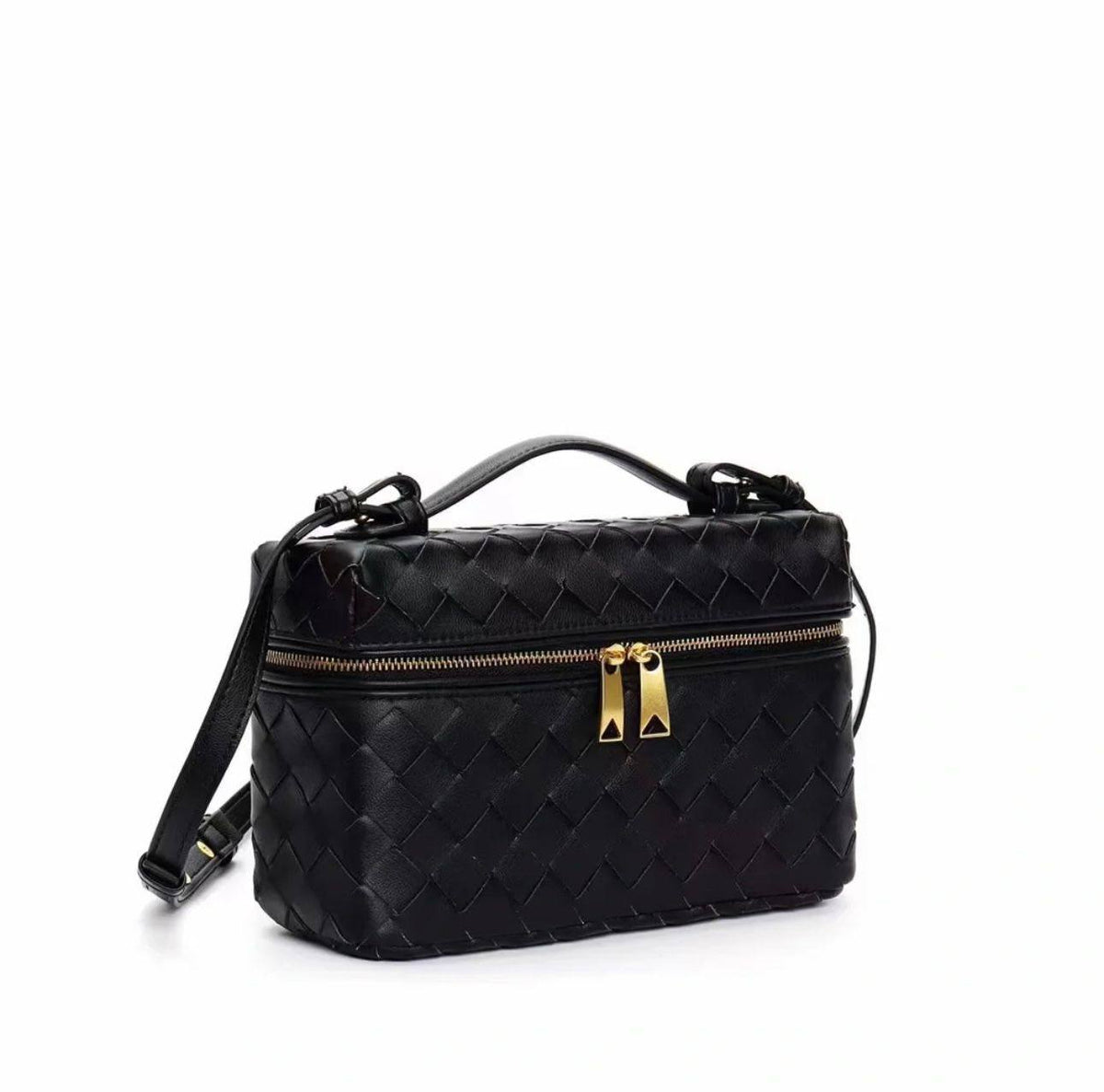 BOTTEGA VENETA 

NEW CAME 

GOOD QUALITY 

ORIGINAL DESIGN  
WITH BOX 
90 dhs🇦🇪🇦🇪

Zain295
Zain17
♥️♥️♥️