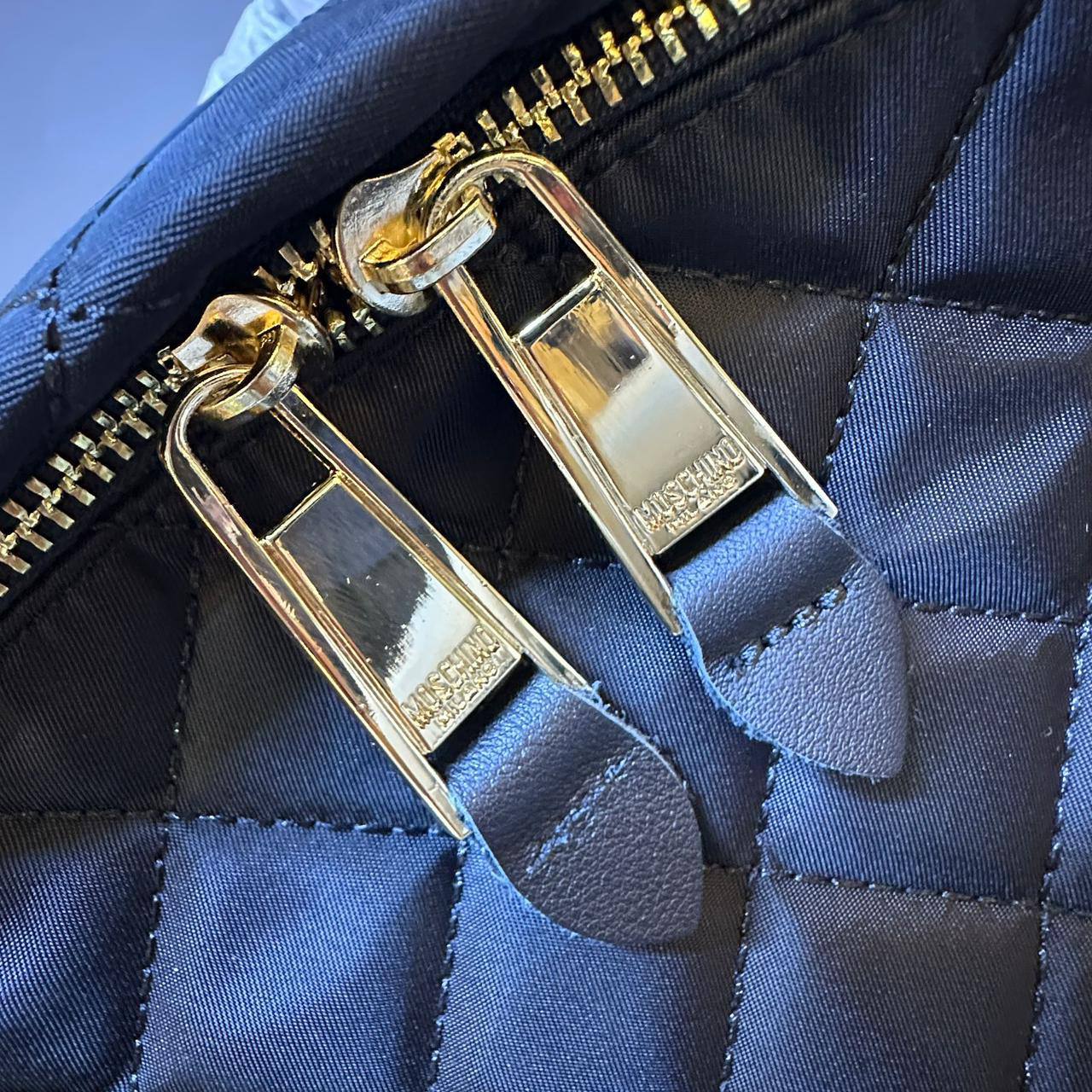 MOSCHINO BACKPACK 

COPY ONE NEW CAME 

120 dhs🪙💕

Zain39
♥️♥️♥️