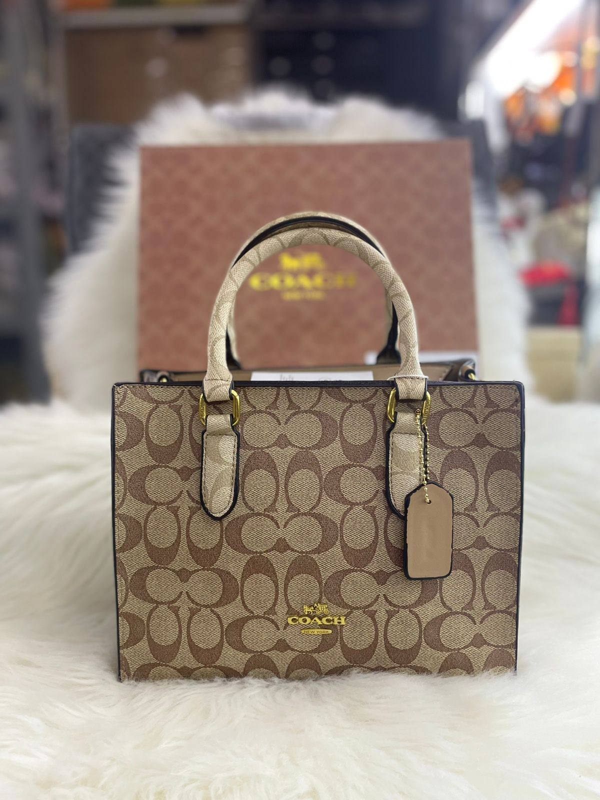 New arrival
Coach

25cm

with box

100 dhs🇦🇪🇦🇪

Zain118
♥️♥️♥️