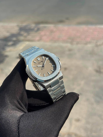 Louis Hilano watch for men good 
quality 
230 dhs✅

Zain59
♥️♥️♥️