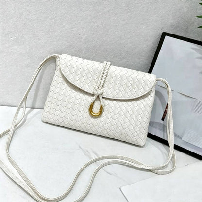 BOTTEGA 
GOOD QUALITY 
WITH BOX 
🎁🎁🎁

110 dhs✅

Zain39
♥️♥️♥️