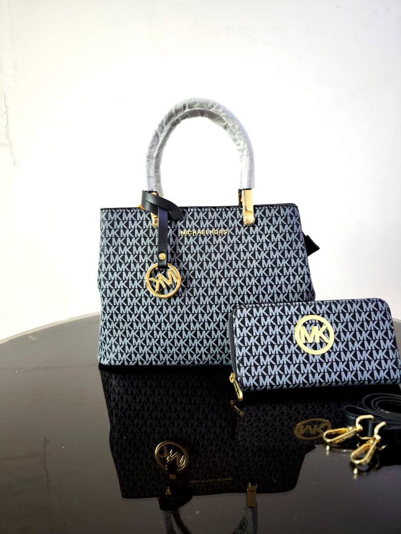 MK
110 dhs✅
high quality。 
38cm

Zain26
♥️♥️♥️