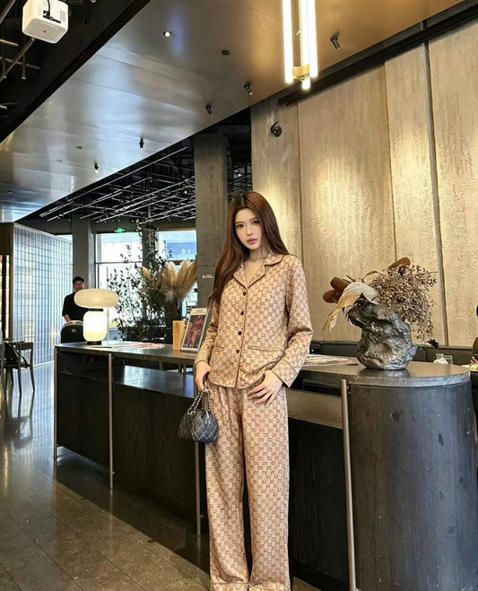 *New collections*                                                
GUCCI
*Super Master quality*
*Sizes: S M L* 
410 dhs✅

Zain308
♥️♥️♥️