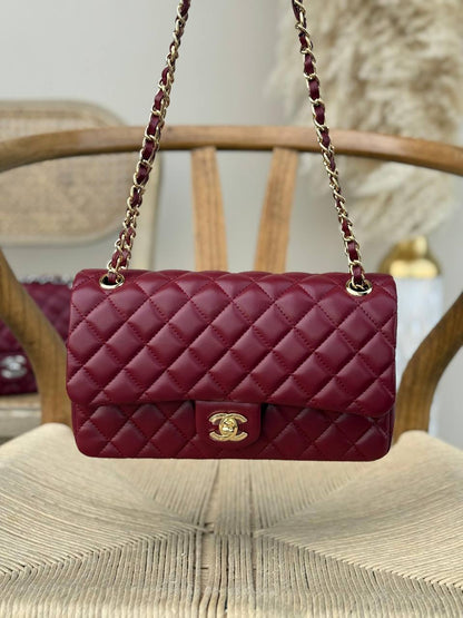 New Collection✨✨✨
CHANEL
23cm
350 dhs👑
Top quality 
With box🎁

Zain167
♥️♥️♥️