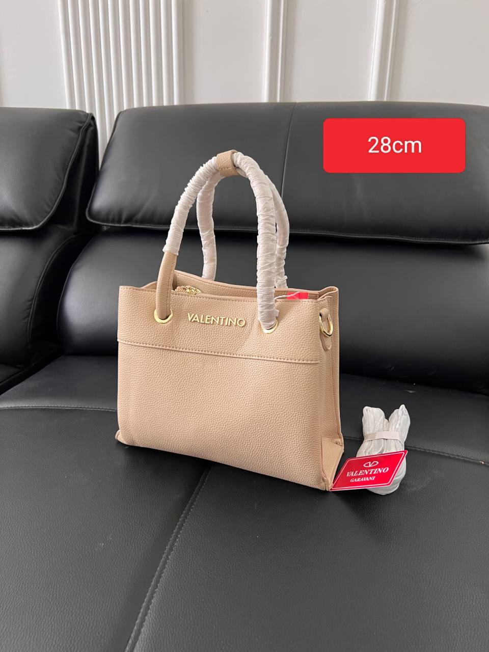 Valentino
120 dhs✅
size 28cm

Zain26
♥️♥️♥️